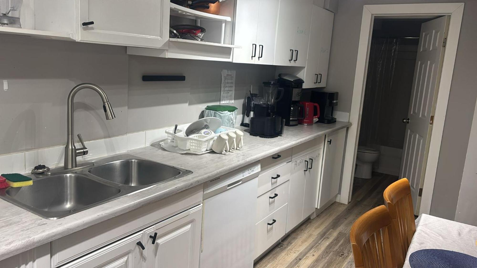 Vacation Near West Mall Homestay Edmonton